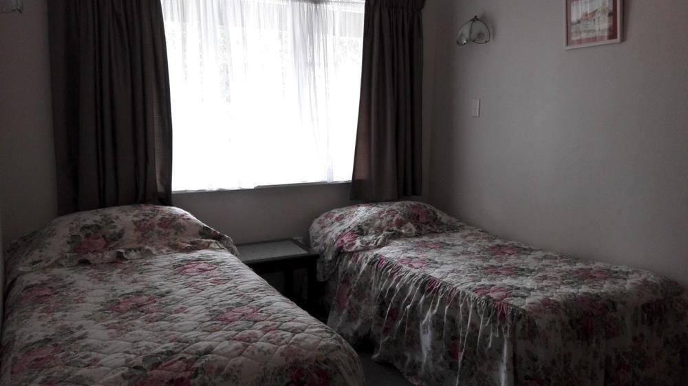Browns Bay Olive Tree Motel & Apartment Okura Bush Buitenkant foto