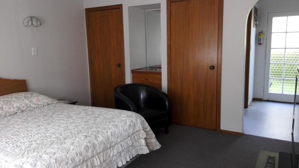 Browns Bay Olive Tree Motel & Apartment Okura Bush Buitenkant foto
