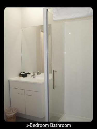 Browns Bay Olive Tree Motel & Apartment Okura Bush Buitenkant foto